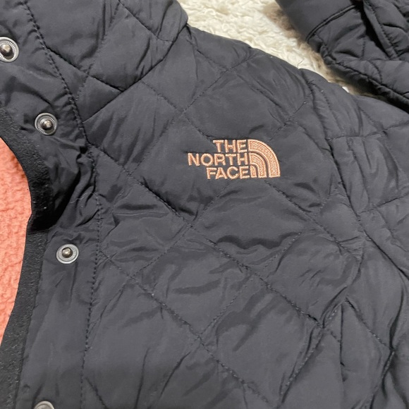 The North Face Fleece Jacket - Picture 7 of 7
